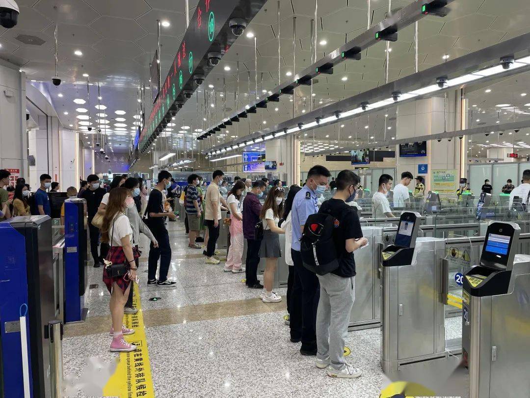 珠海邊檢總站橫琴邊檢站統(tǒng)計(jì)數(shù)據(jù)顯示今年迎客逾710萬人次(圖1) 12811f805d7a4d0884e30613ebb671b9.jpeg